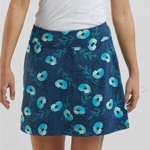 Title Nine Dream Skort 14” Happy Days floral pattern size small